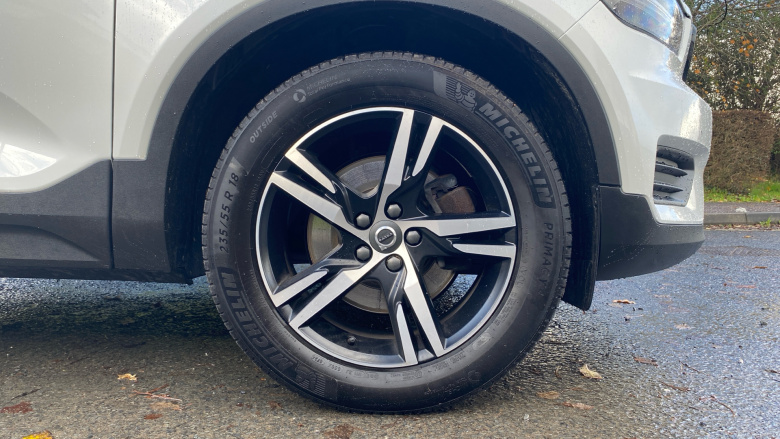 Volvo Xc40 2.0 B4P R DESIGN 5dr Auto Petrol Estate